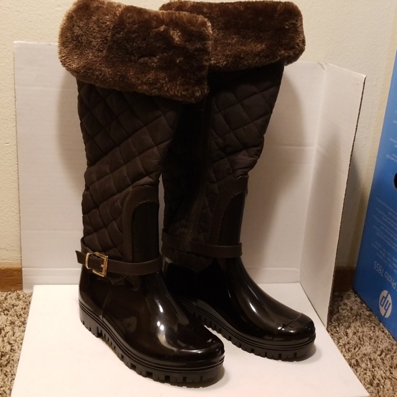 Forever 21 Shoes - Snow boots